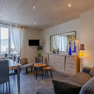https://le-prsident-cosy-t2-2-4-pers-plein-centre.hotels-rhonealpes.com